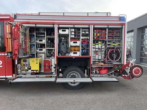 Fahrzeugbeladung HLF Seitenanschicht Fahrerseite