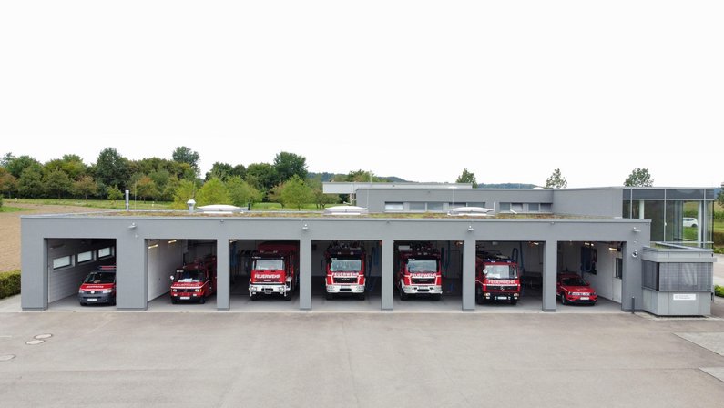 Bild zeigt die Feuerwache in der Außenansicht